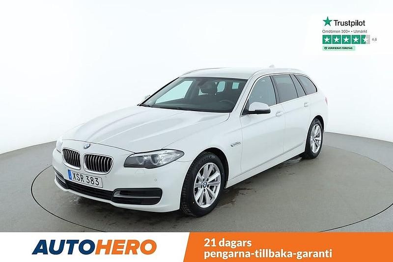 Vit Begagnad 2015 BMW 520 Comfort Edition Kombi | 179 000 kr (Marknadspris) - Bild 1/4