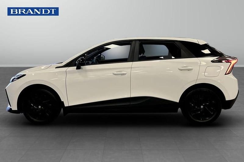 Begagnad MG MG4 EV 125 kW (171 HK) 2023 Vit Halvkombi