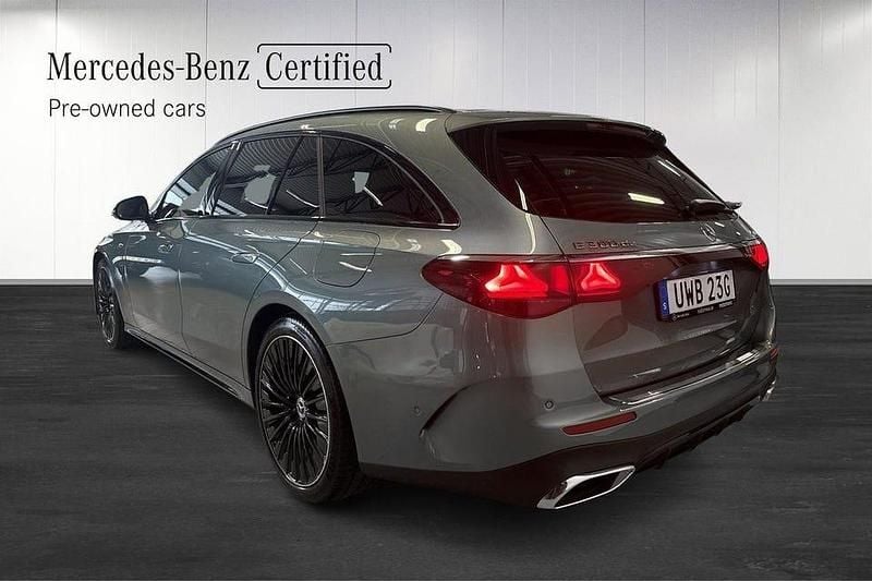 Begagnad Mercedes E300 AMG 313 HK (230 kW) 2025 Grön