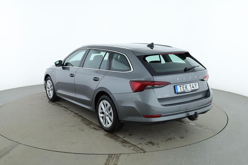 Begagnad Skoda Octavia 150 HK (110 kW) 2024 Grå Kombi