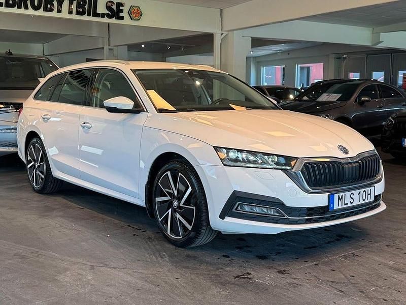 Vit Begagnad 2021 Skoda Octavia Style Kombi | 234 900 kr (Bra pris) - Bild 1/4
