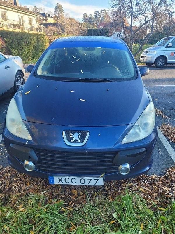 Begagnad 2006 Peugeot 307 Halvkombi | 22 000 kr (Lite dyr) - Bild 1/4