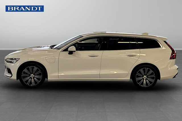 Begagnad Volvo V60 341 HK (250 kW) 2022 Vit Kombi