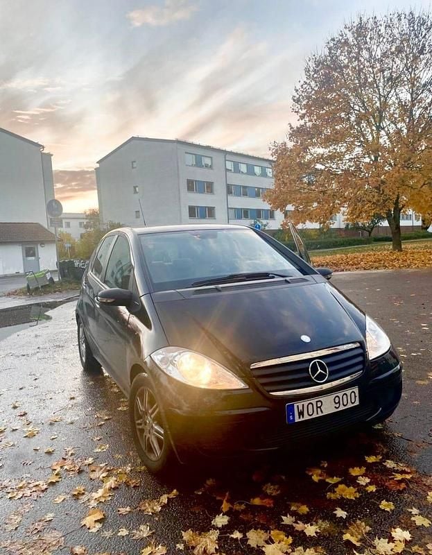 Svart Begagnad 2005 Mercedes A150 Halvkombi | 63 000 kr (Dyr) - Bild 1/4