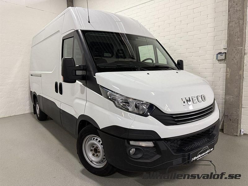 Vit Begagnad 2018 Iveco Daily Van | 179 900 kr (Marknadspris) - Bild 1/4
