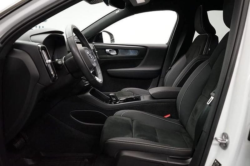 Begagnad Volvo XC40 Plus 185 kW (252 HK) 2022 Vit SUV