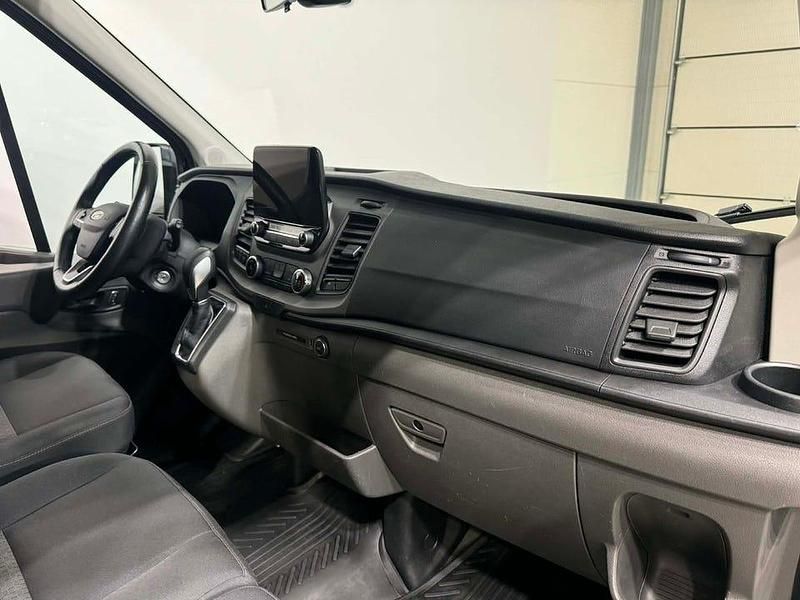 Begagnad Ford Transit 131 HK (96 kW) 2020 Svart Kombi