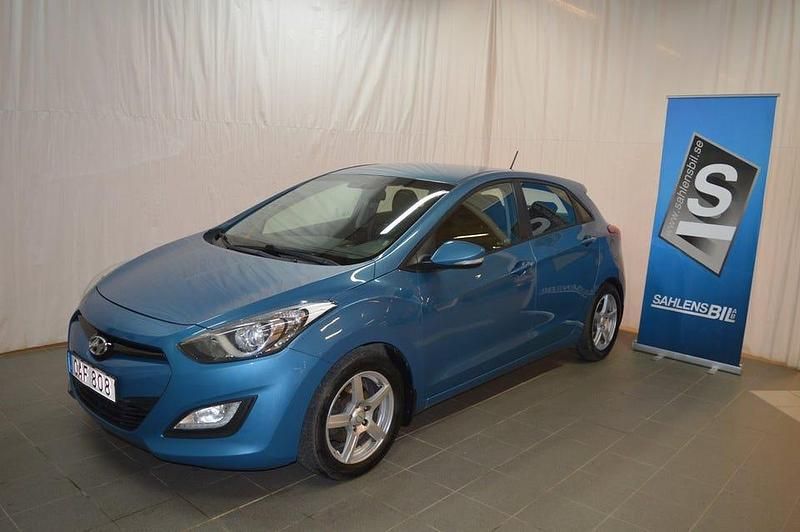 Blå Begagnad 2014 Hyundai i30 Halvkombi | 89 000 kr (Dyr) - Bild 1/4