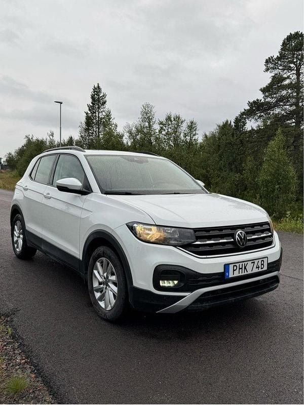Vit Begagnad 2021 VW T-Cross SUV | 185 000 kr (Marknadspris) - Bild 1/4