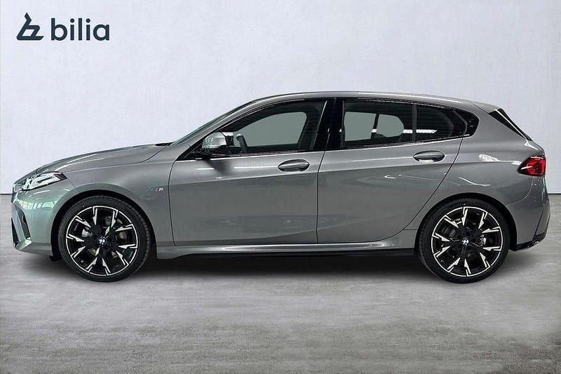 Begagnad BMW 120 M Sport 170 HK (125 kW) 2025 Skyscraper grey metallic Halvkombi