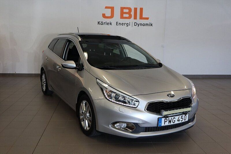 Grå Begagnad 2014 Kia Ceed Sportswagon Comfort Kombi | 139 900 kr (Lite dyr) - Bild 1/4