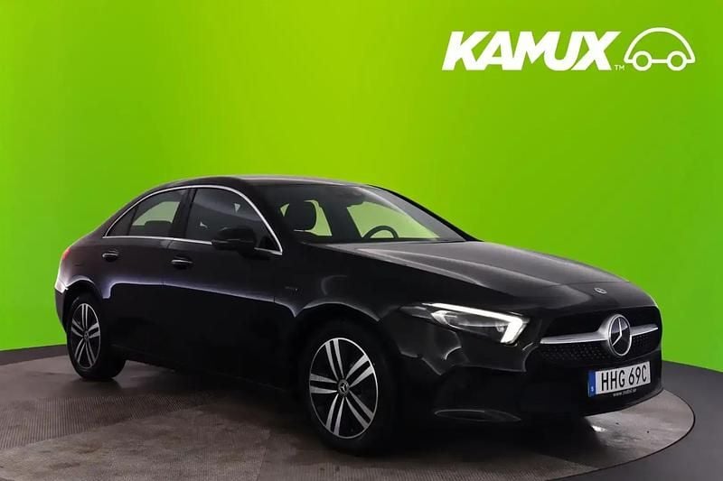 Svart Begagnad 2021 Mercedes A250 Sedan | 264 800 kr (Bra pris) - Bild 1/4