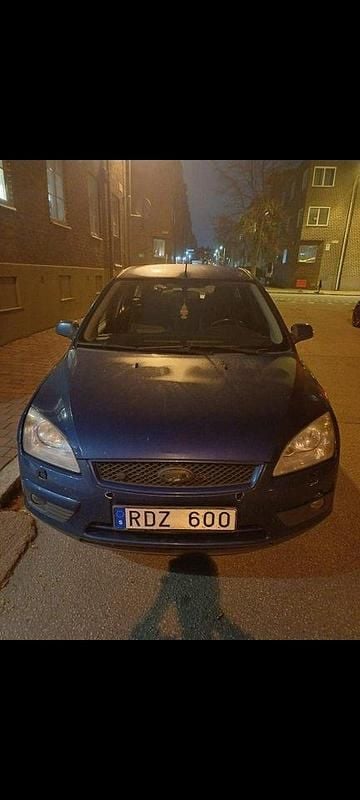 Blå Begagnad 2008 Ford Focus Trend Kombi | 16 000 kr (Bra pris) - Bild 1/3