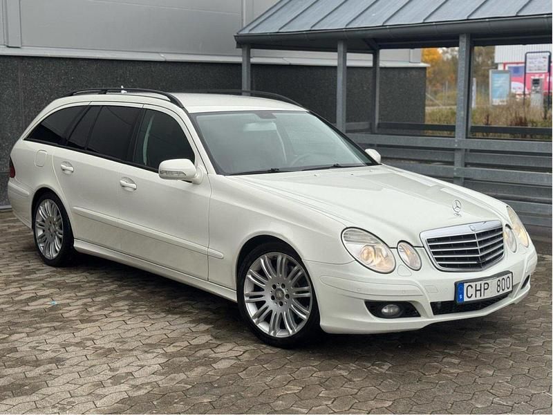 Vit Begagnad 2009 Mercedes E220 Classic Kombi | 55 000 kr (Superpris) - Bild 1/4