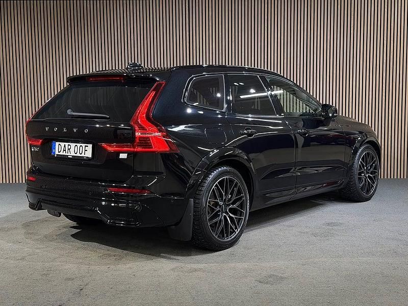 Begagnad Volvo XC60 R-Design 310 HK (228 kW) 2022 Svart SUV