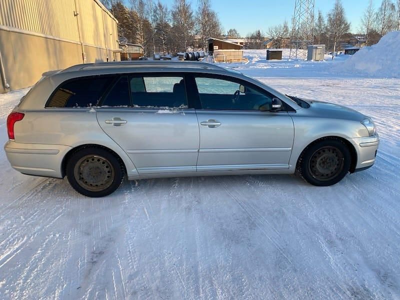 Begagnad 2006 Toyota Avensis Kombi | 22 000 kr (Marknadspris) - Bild 1/4