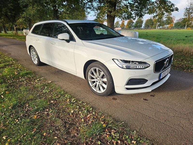 Vit Begagnad 2018 Volvo V90 Kombi | 179 900 kr (Marknadspris) - Bild 1/4