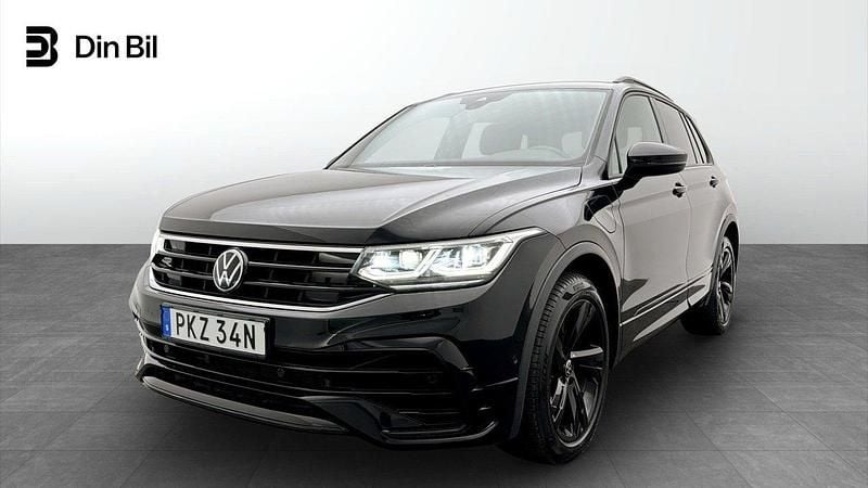Svart (deep black pearl) Begagnad 2023 VW Tiguan Style SUV | 429 900 kr (Dyr) - Bild 1/4