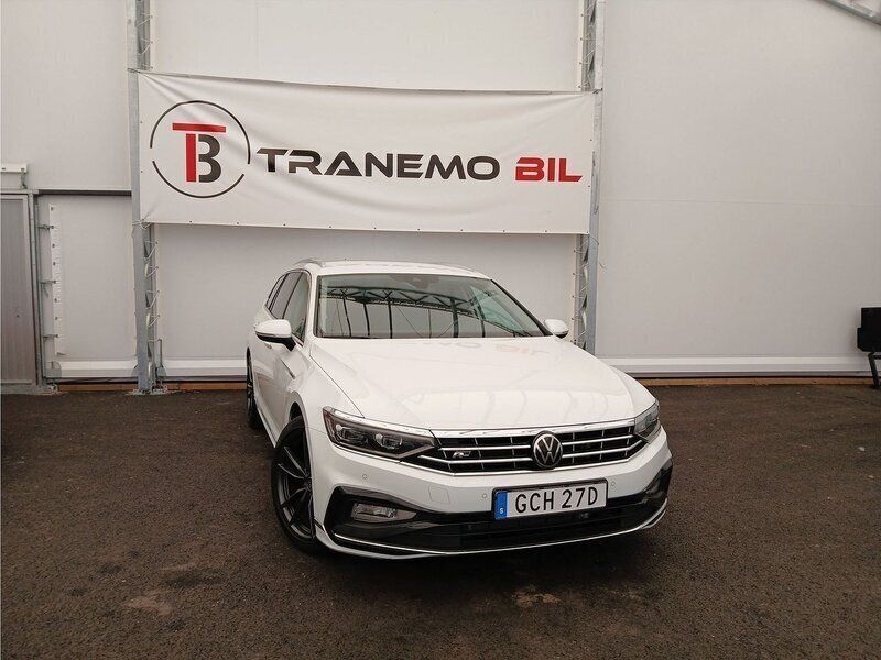 Vit Begagnad 2022 VW Passat GT Kombi | 349 900 kr (Dyr) - Bild 1/4