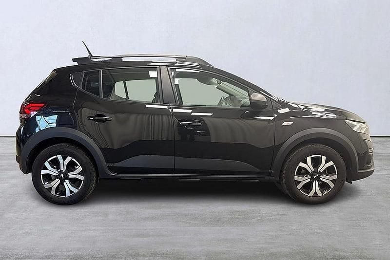 Begagnad Dacia Sandero Expression 91 HK (66 kW) 2022 Svart SUV