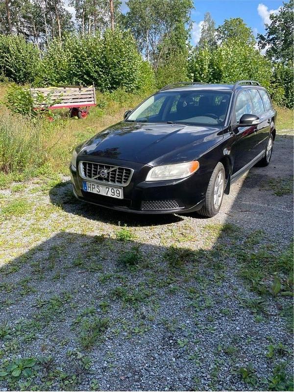 Svart Begagnad 2009 Volvo V70 Kinetic Kombi | 37 000 kr (Dyr) - Bild 1/4