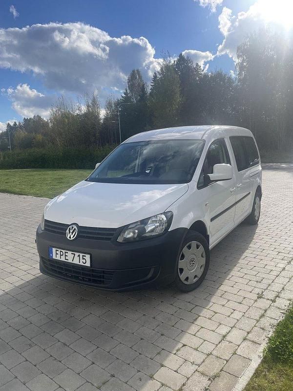 Vit Begagnad 2015 VW Caddy Maxi Minibuss | 98 000 kr (Lite dyr) - Bild 1/4
