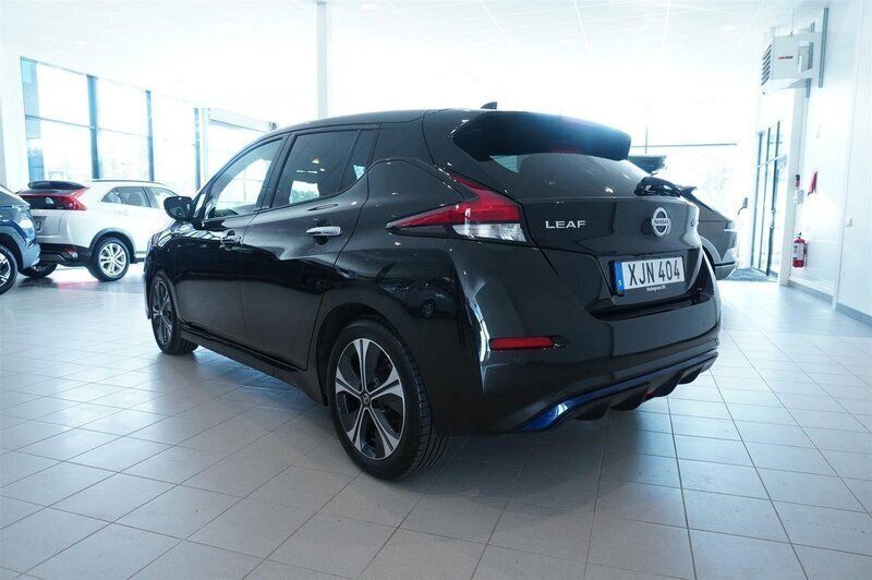 Begagnad Nissan Leaf N-Connecta 110 kW (150 HK) 2022 Okänd Halvkombi