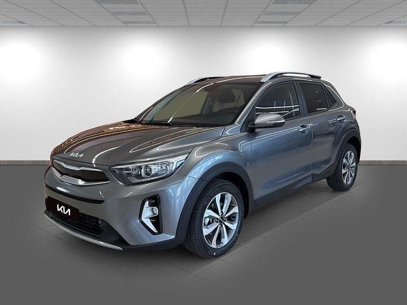 Grå Ny 2025 Kia Stonic Advance SUV | 257 674 kr (Marknadspris) - Bild 1/4