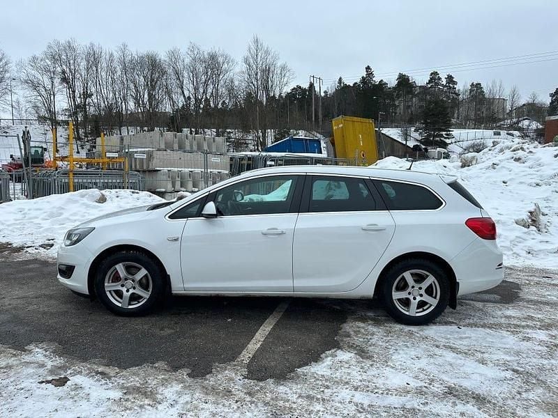 Begagnad Opel Astra 110 HK (80 kW) 2015 Kombi