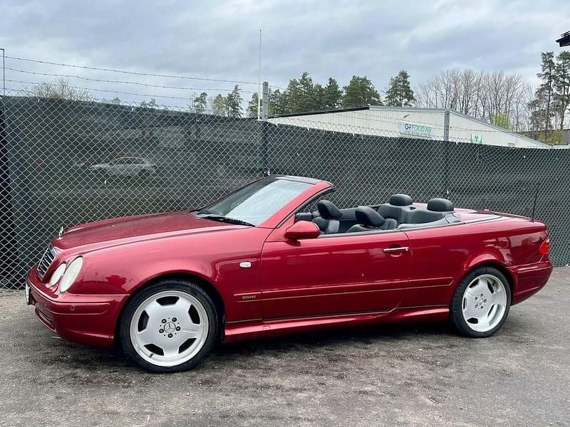 Begagnad Mercedes CLK230 AMG 193 HK (141 kW) 1999 Röd Cab