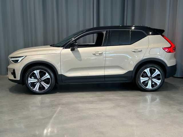 Begagnad Volvo EX40 Performance 328 kW (447 HK) 2024 Brun SUV