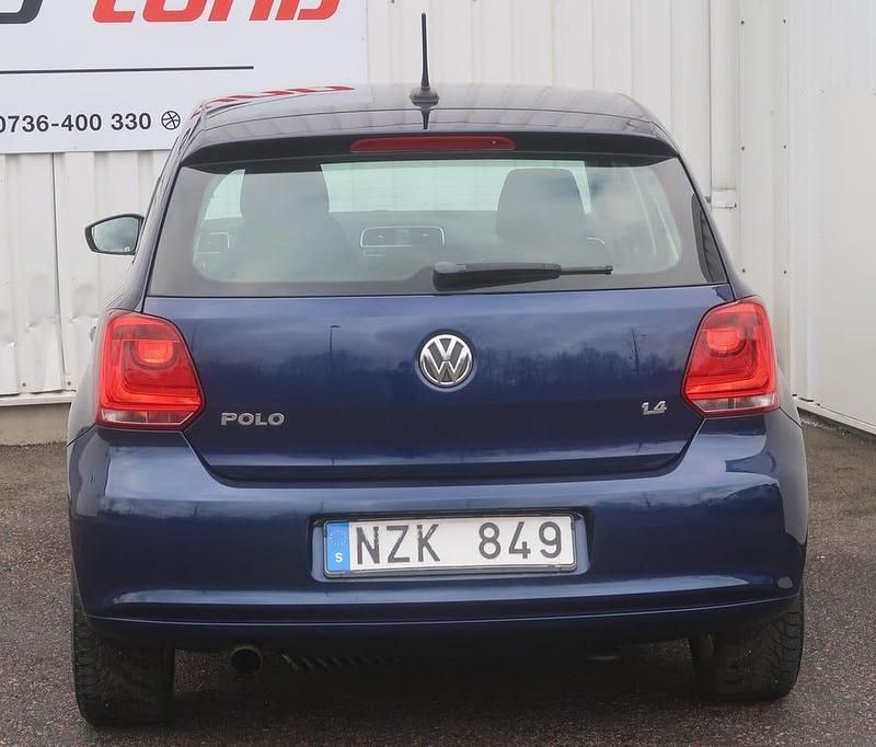 Begagnad VW Polo 86 HK (63 kW) 2014 Blåmetallic