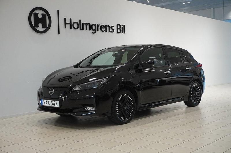 Svart Begagnad 2022 Nissan Leaf N-Connecta Halvkombi | 169 900 kr (Marknadspris) - Bild 1/4