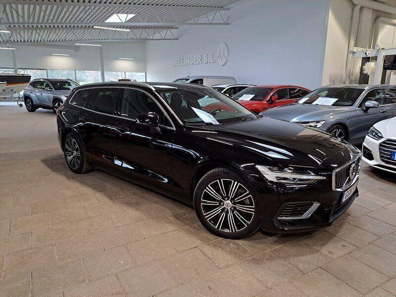 Svart Begagnad 2022 Volvo V60 Inscription Kombi | 329 800 kr (Bra pris) - Bild 1/4