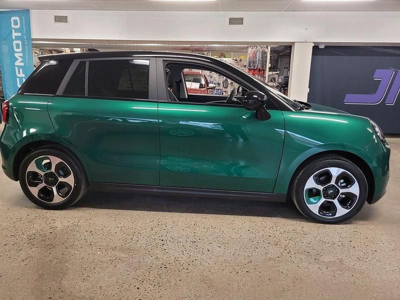 Ny JAC E30X 100 kW (136 HK) 2025 Grön Halvkombi