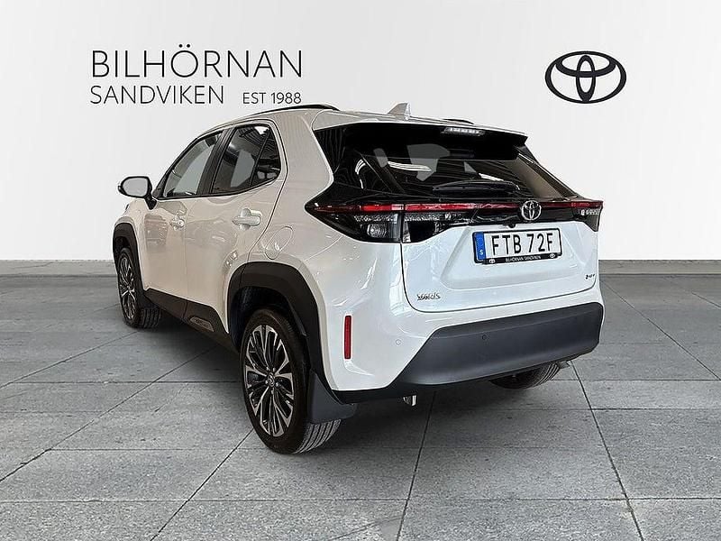 Begagnad Toyota Yaris Cross Style 92 HK (67 kW) 2024 Vit SUV