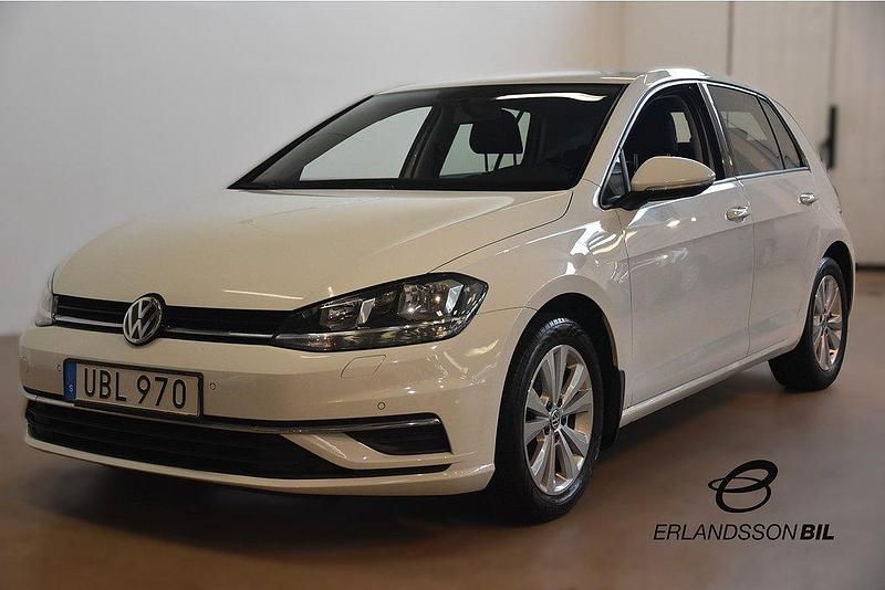 Vit Begagnad 2018 VW Golf VII Halvkombi | 129 900 kr (Bra pris) - Bild 1/4