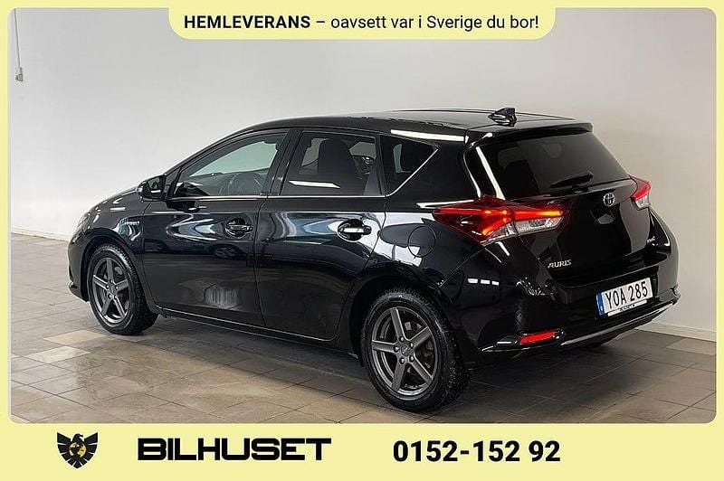Begagnad Toyota Auris Hybrid Edition 136 HK (100 kW) 2018 Svart Halvkombi