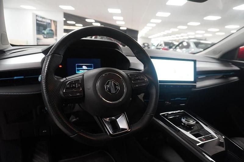 Begagnad MG MG5 EV Comfort 130 kW (177 HK) 2022 Röd Kombi