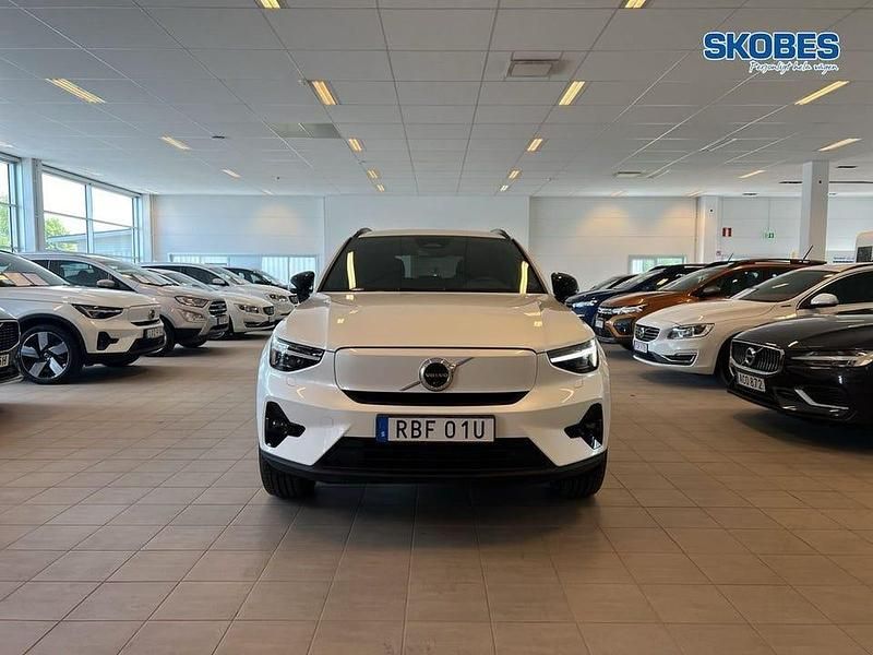 Begagnad Volvo EX40 Plus 188 kW (256 HK) 2025 Vit SUV