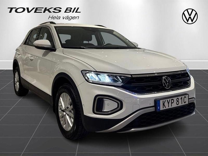 Vit Begagnad 2022 VW T-Roc SUV | 204 900 kr (Marknadspris) - Bild 1/4