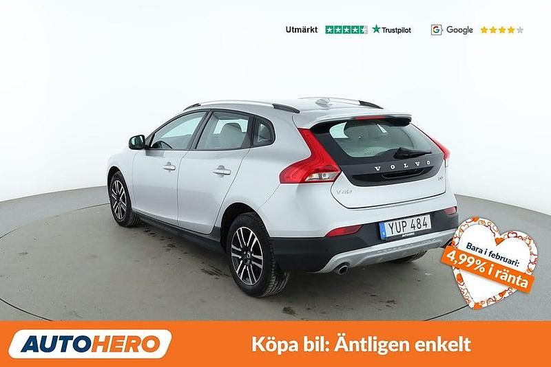 Begagnad Volvo V40 150 HK (110 kW) 2018 Silver Halvkombi