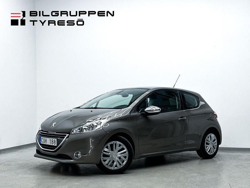 Mörkgrå (grå) Begagnad 2012 Peugeot 208 Halvkombi | 49 900 kr (Marknadspris) - Bild 1/4