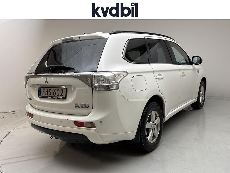 Begagnad Mitsubishi Outlander P-HEV 2014 Vit