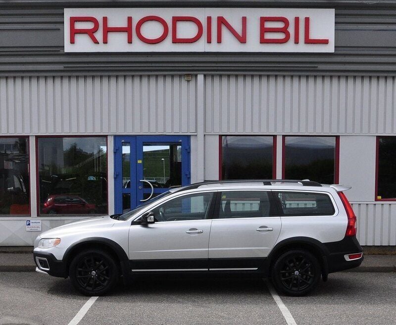 Silvermetallic Begagnad 2013 Volvo XC70 SUV | 99 900 kr (Bra pris) - Bild 1/4