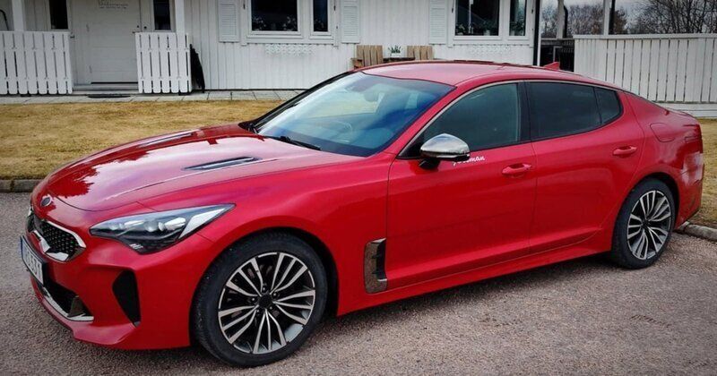 Röd Begagnad 2018 Kia Stinger 2 Halvkombi | 249 000 kr (Marknadspris) - Bild 1/4