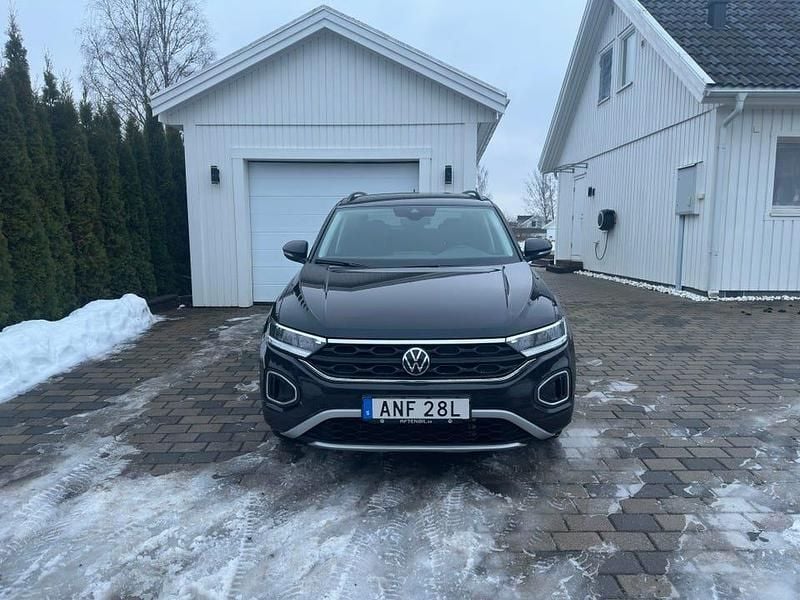 Begagnad 2025 VW T-Roc SUV | 282 500 kr (Bra pris) - Bild 1/4