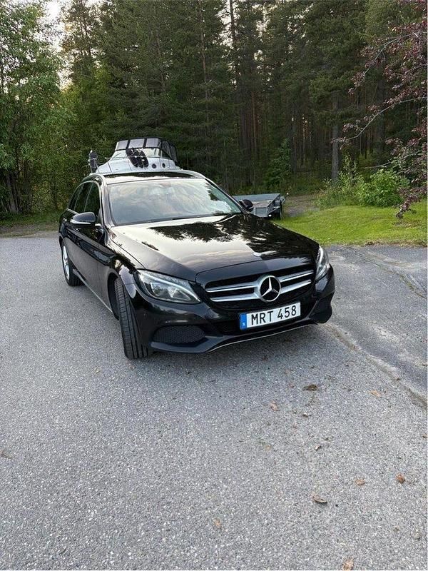 Svart Begagnad 2015 Mercedes C220 Kombi | 155 000 kr (Marknadspris) - Bild 1/4