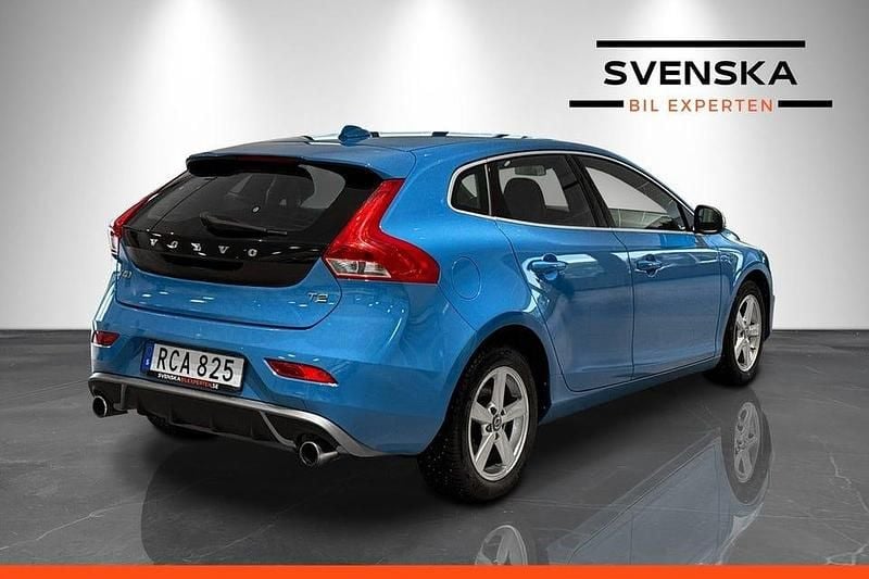 Begagnad Volvo V40 R-Design 122 HK (89 kW) 2016 Blå Halvkombi