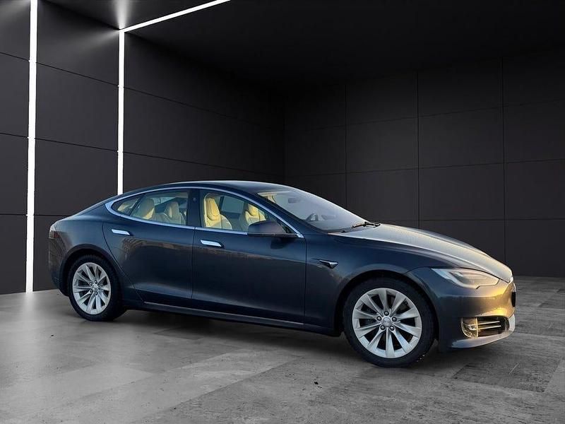 Begagnad Tesla Model S Long Range AWD 397 kW (541 HK) 2019 Grå Halvkombi